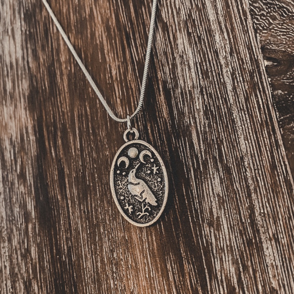 🌙Moon Raven Necklace🌙